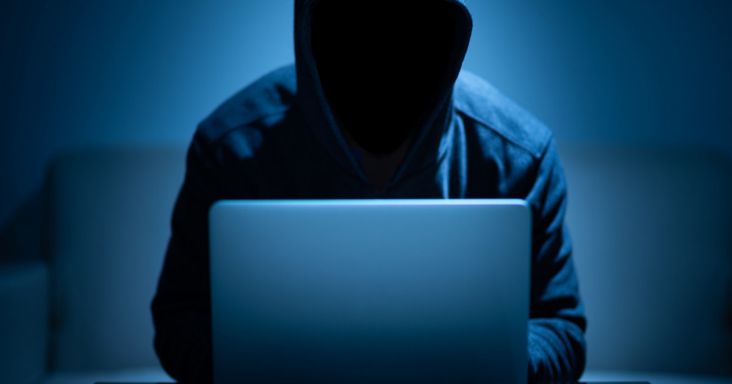 Hamis hirdetésekkel és mesterséges intelligenciával vadásznak a pénzünkre