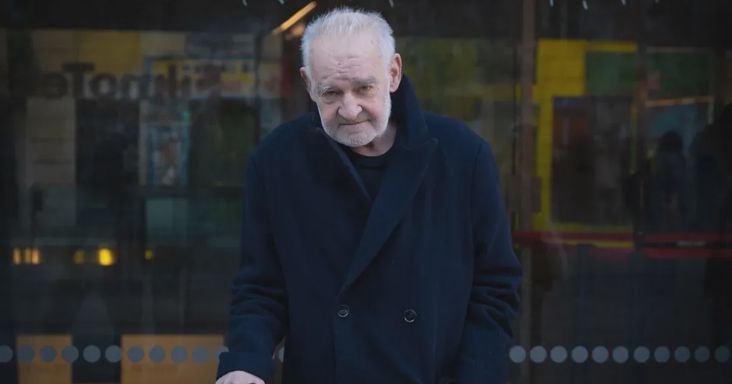 Így néz ki ma Tarr Béla sírja a Fiumei úti sírkertben: fotókon mutatjuk
