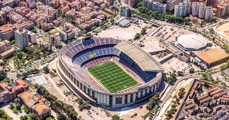 Beindul a futball-nagyüzem a topligákban: fontos meccs vár a Barcelonára, előre menekülne a Manchester United