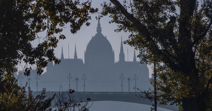 Tisztul a kép a költségvetés körül − Ennyiben teljesülhetnek a Tisza kampányígéretei