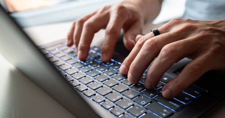 Reklámokkal kémkedhetett több százmillió ember után egy izraeli cég