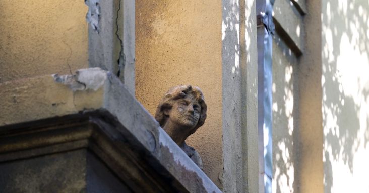Lehullott a lepel a Thököly úti márványmenyasszony titkáról – sosem létezett a tragikus szerelmi történet és már száz éve is csúnyának tartották