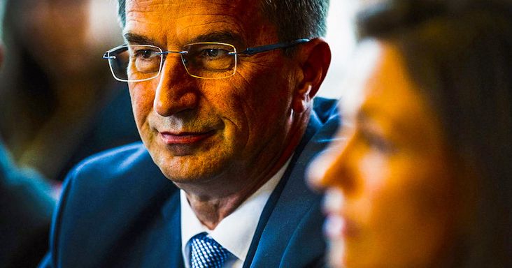 Elévülés mentette meg Völner Pál ügyvédi praxisát