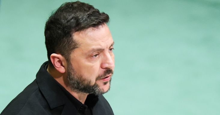 Erről beszélt Zelenszkij a pénteki EU-csúcsra érkezve – Kiderült, mikor tárgyal Magyar Péterrel