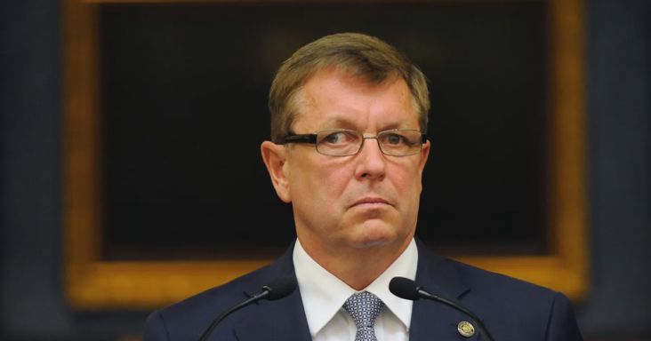 Matolcsy György őrizetbe vétele után is folytatódik a vizsgálat, újabb neveket keresnek az MNB-ügyben