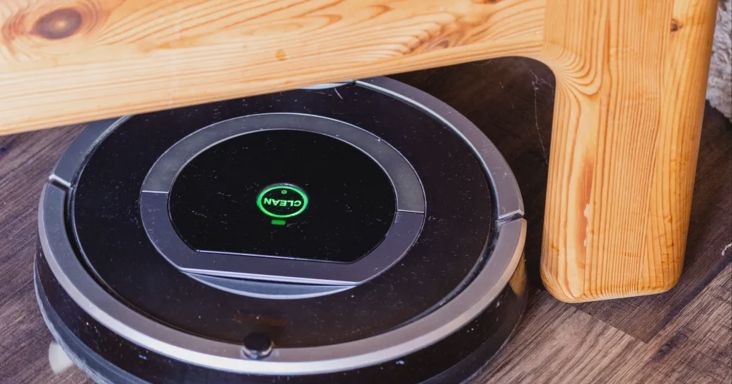 Az Anthropic kutatói szerint hónapokra vagyunk attól, hogy MI-férgek szállják meg az okossütőket és robotporszívókat