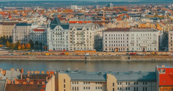 Világháborús robbanószerkezetet találtak Budapesten, több épületet kiürítenek