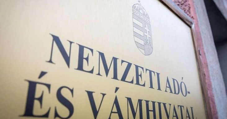 Újabb fordulat a lélegeztetőgép-beszerzések ügyében: két ember ellen adtak ki elfogatóparancsot