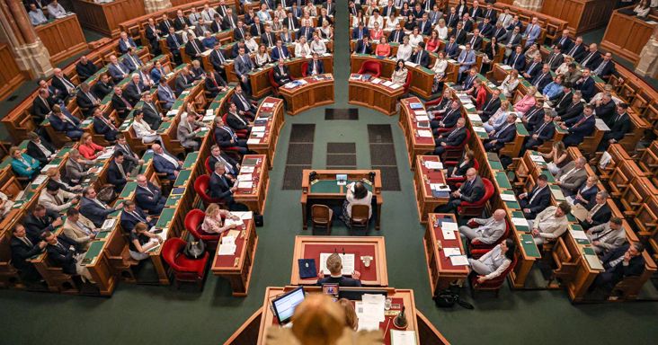 Kirúgtak egy államtitkárt, már az utódja is megvan: távozik Kivés Zoltán