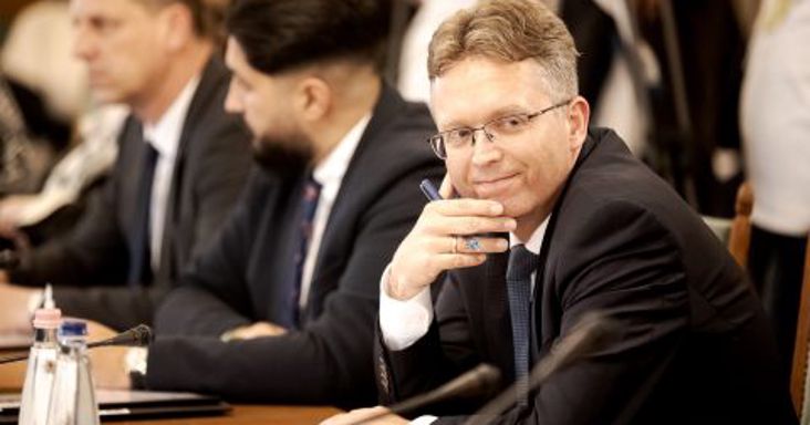 Tarr Zoltán: Felülvizsgáljuk a lakiteleki Nemzeti Művelődési Intézettel kötött közszolgáltatási szerződést