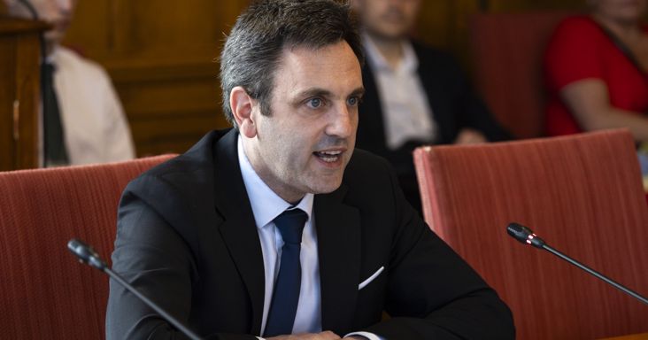 Melléthei-Barna Márton publicisztikában ment neki a korrupciós ügyletekben szerepet vállaló ügyvédeknek