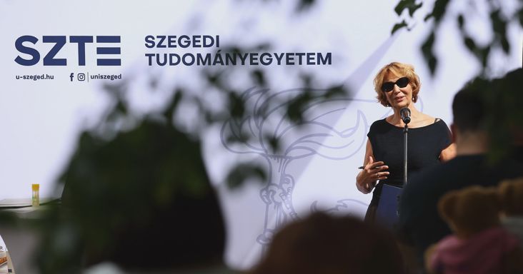 A Szegedi Tudományegyetem kancellárja azt állítja, Kubatov Gábor berendelte őt a Lendvay utcai Fidesz-székházba, miután kikosarazta a NER-es cégeket