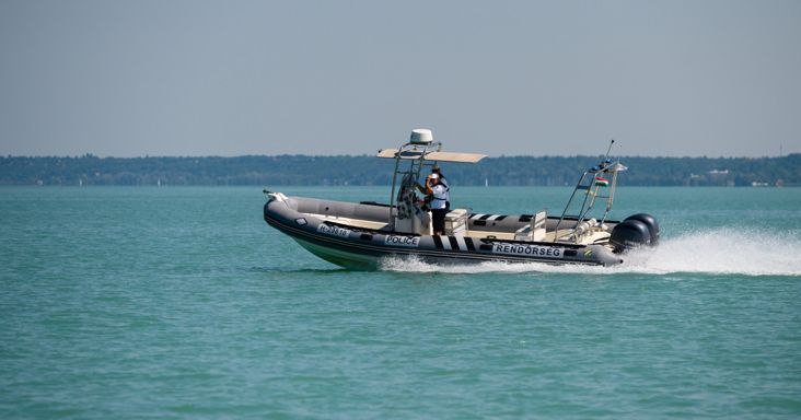 Öten haltak meg a Balatonban idén nyáron