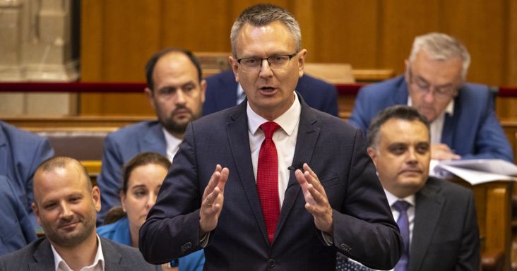 A KDNP folytatja az ellenállást, ezúttal fogolykiváltó imát tart Seszták Miklósért, Hankó Balázsért és egykori államtitkáráért