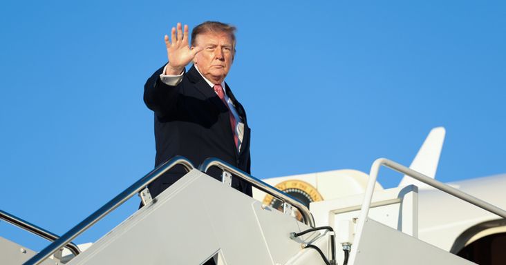 Úszómedencét építtetne Donald Trump a fehér házi sajtószoba helyére