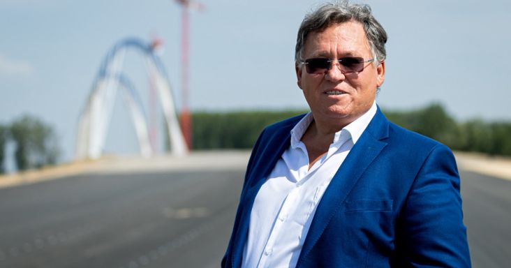Mészáros üzlettársának cége is százmilliókkal támogatta a Megafont