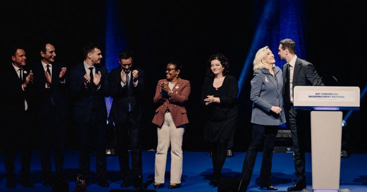 Újraválasztották Le Pen pártjának élére Jordan Bardellát