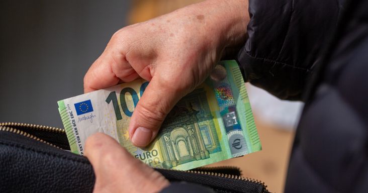 Nagy baj lehet az euróbevezetéssel, súlyos figyelmeztetést kapott Magyarország