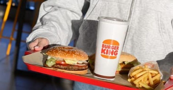 Betörtek a japán Burger Kinghez, hamburger helyett a vásárlók adatait vitték