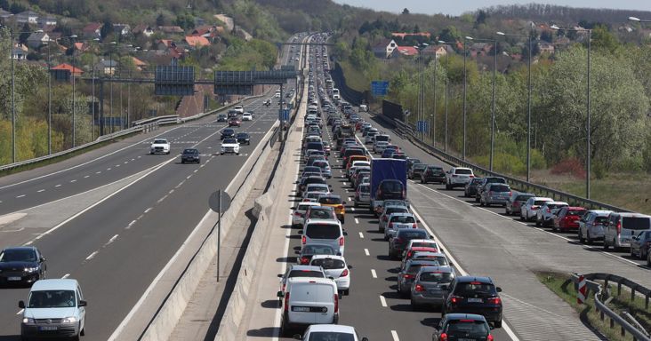 Halálos baleset történt az M3-ason: fának rohant egy autó