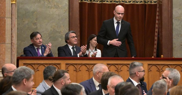 Lezajlott a szavazás a Médiatanács tagjairól, a Fidesz és a KDNP kivonult az ülésteremből