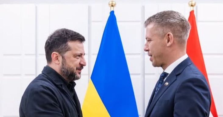 Négyszemközt tárgyalt Magyar Péter Volodimir Zelenszkij ukrán elnökkel