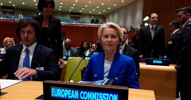Budapestre jön október 23-án Ursula von der Leyen, beszédet is mond