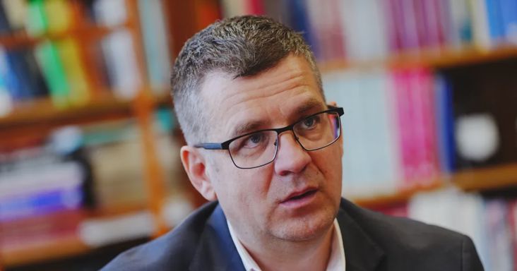 4,1 milliárdos vagyon két alapítványban, amit Seszták Miklós lánya ellenőriz, és a szálak az apja üzleti köréhez vezetnek