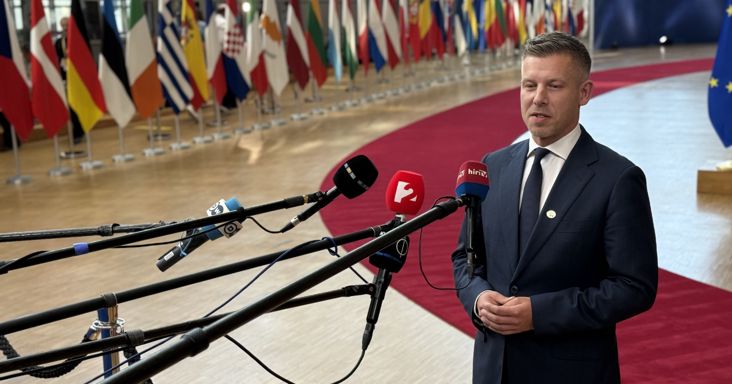 Kiderült, hova utazik csütörtökön Magyar Péter