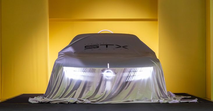 Szembemegy a divattal az Opel: ilyen elektromos kombit még nem láttunk a márkától