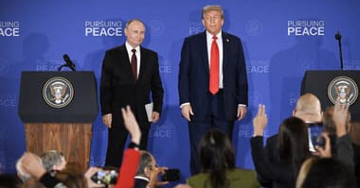 Putyin különmegbízottja történelmi pillanatnak nevezte Trump döntését a szankciók feloldásáról
