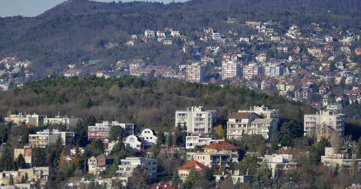 Óriási a bérszakadék Magyarországon, ennyivel keresnek többet a budapestiek