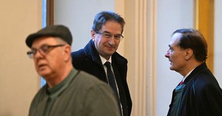Újra praktizálhat ügyvédként Völner Pál