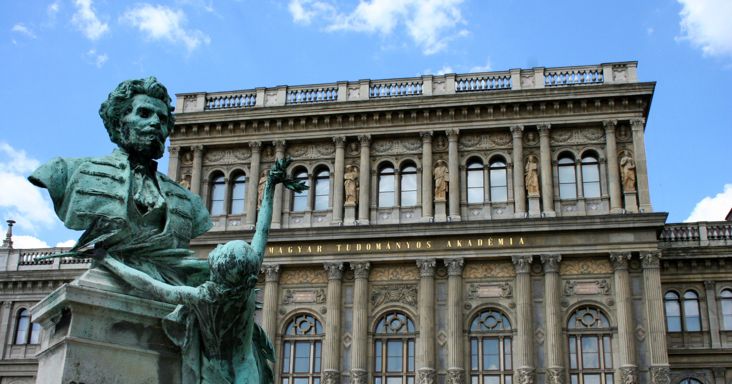 „Úgy nem lehet a tudományt színvonalasan művelni, hogy szisztematikusan kizárunk belőle csoportokat – akár nőket, akár másokat”