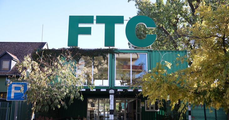 Eldőlhet a Fradi sorsa: megérkeztek a Ferencváros küldöttei az elnökválasztásra