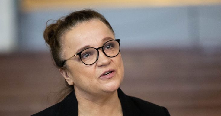 Szuperhősként mentette meg az előadást Náray Erika a Játékszínben