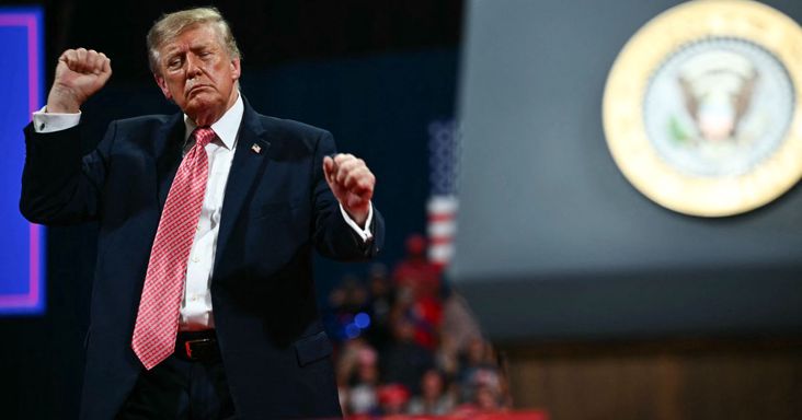 Zelenszkij most fog teljesen elszabadulni: Trump meghökkentő kijelentést tett, szerinte Oroszország „jól bánik” Ukrajnával