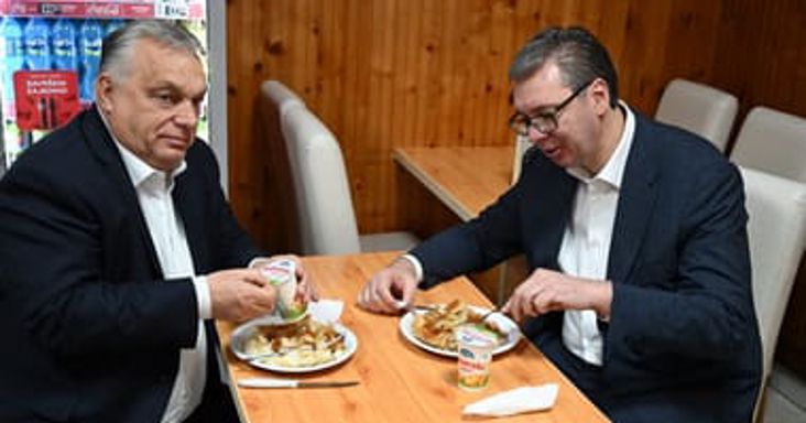 Misha Glenny: Vucsics vasárnap könnyen úgy járhat, mint Orbán áprilisban