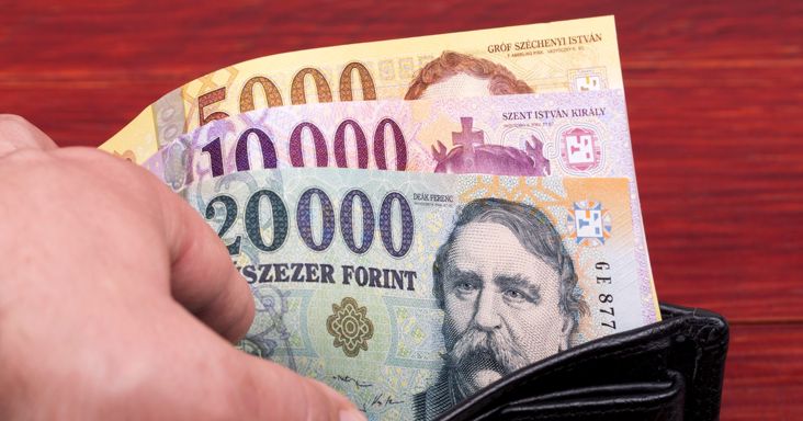 Itt vannak a friss számok: kiderült, mennyit keresnek a magyarok