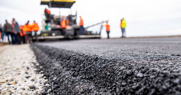 Magyar Közút: eddig borzolják az autósok idegeit a felújítások az autópályákon – több ütemről van szó, már a hétvégén figyelni kell az érintett szakaszokon