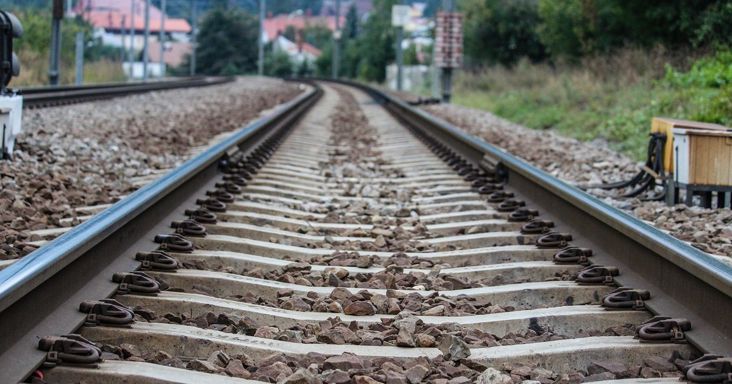 Kigyulladt egy mozdony Ócsánál, leszállították az utasokat a vonatról