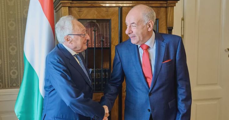 Százmilliókat vett fel a titokban kinevezett utazó nagykövet az Orbán-kormány alatt