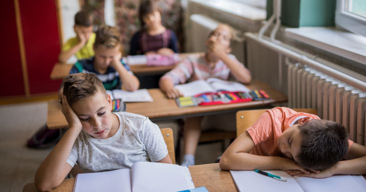 Bombafenyegetés Budapesten: két iskolát is ki kellett üríteni