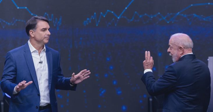 Flávio Bolsonaro már dörzsöli a tenyerét