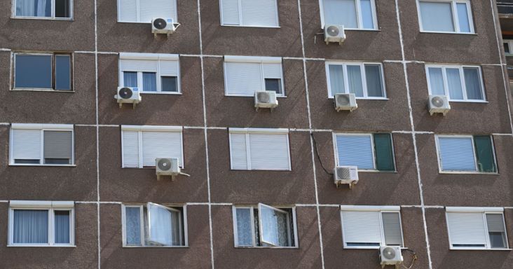 Újabb lakásfelújítási hullám indulhat Magyarországon: komoly támogatást kaphatnak a panellakásban élők