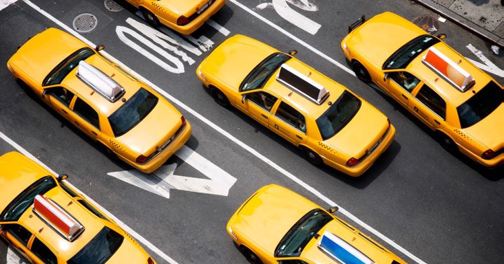 Gondolta volna? Ezért lettek a sárgák a taxik