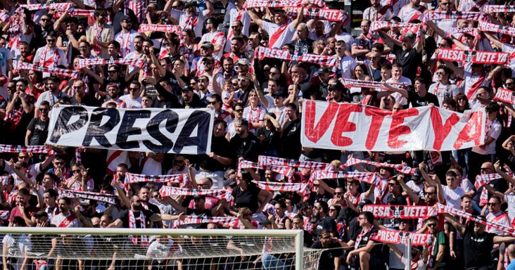 Szektorbezárással és pénzbüntetéssel sújtották a spanyol élvonalbeli futballcsapatot