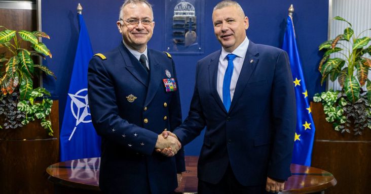 Ruszin-Szendi Romulusz túl van a tárgyaláson a NATO transzformációs parancsnokságának főparancsnokával