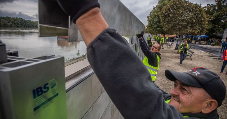 Minimálbér 2027: megvan a pontos szám, mennyivel emelnék a fizetéseket jövőre, óriási csalódás lehet a dolgozóknak – sokkal többről volt szó az Orbán-kormány alatt