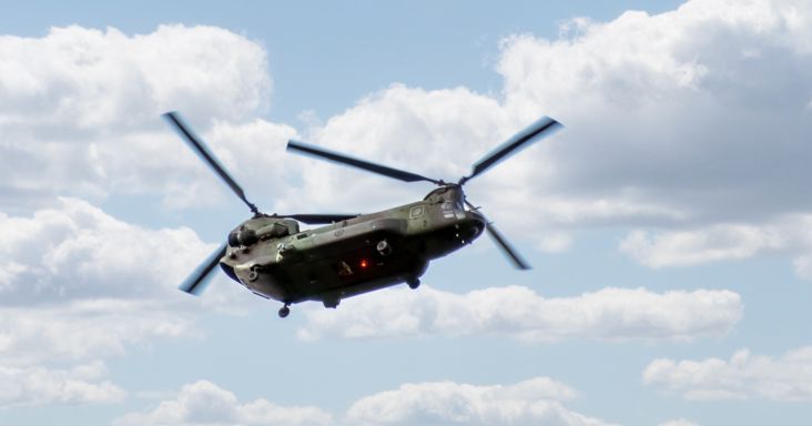 Teljesen megsemmisült a Chinook katonai helikopter: halálos áldozatokról és sok sérültről számoltak be Boszniában